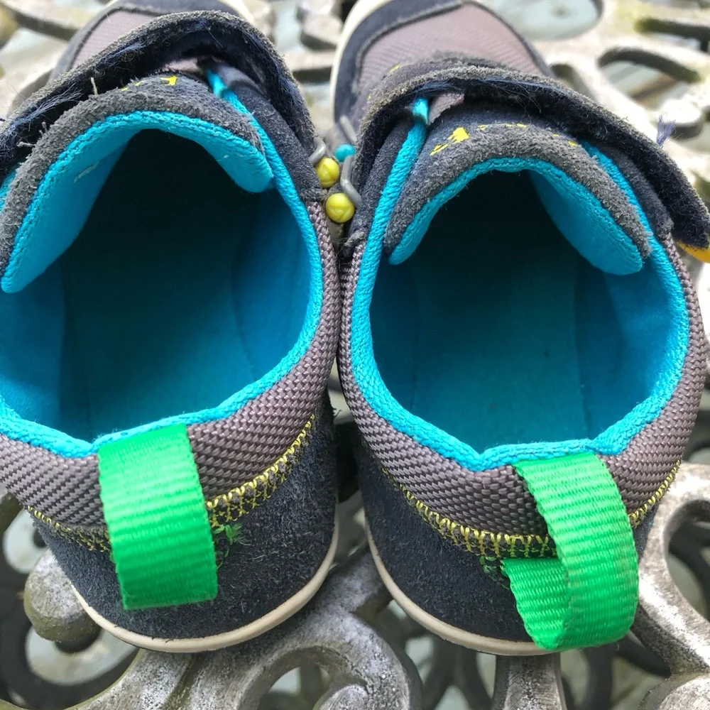 Boys Plae shoes size 11 Ty style Velcro washable toddler
